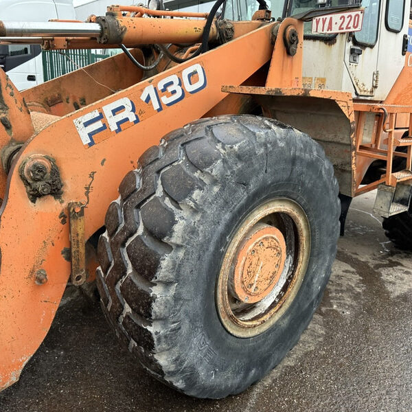 Chargeuse Fiat-Hitachi Fr Iveco 6 Cylinder 130 13T 4x4 – Image 2