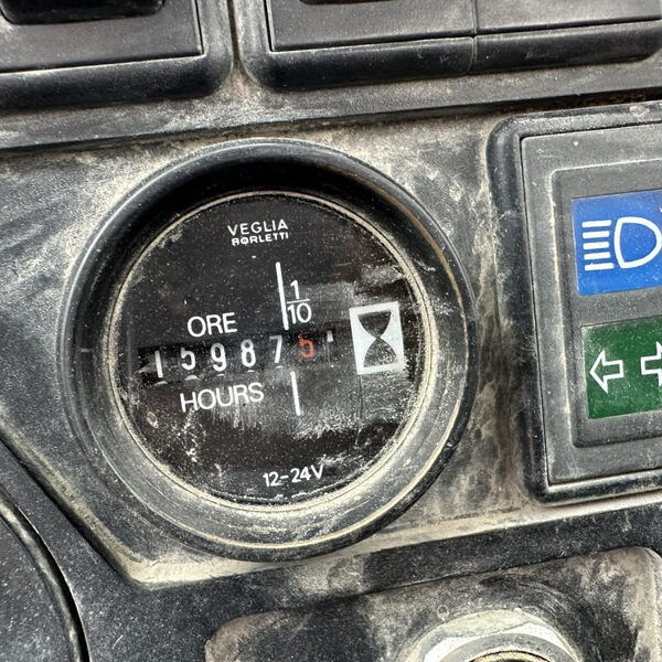Chargeuse Fiat-Hitachi Fr Iveco 6 Cylinder 130 13T 4x4 – Image 12