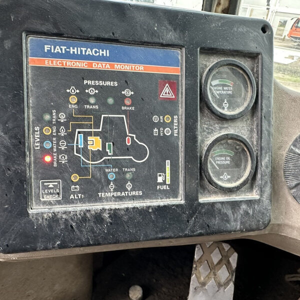 Chargeuse Fiat-Hitachi Fr Iveco 6 Cylinder 130 13T 4x4 – Image 13