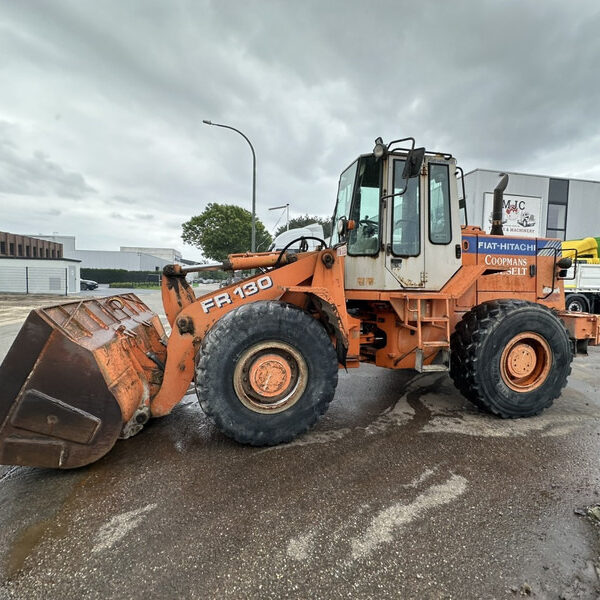 Chargeuse Fiat-Hitachi Fr Iveco 6 Cylinder 130 13T 4x4 – Image 15
