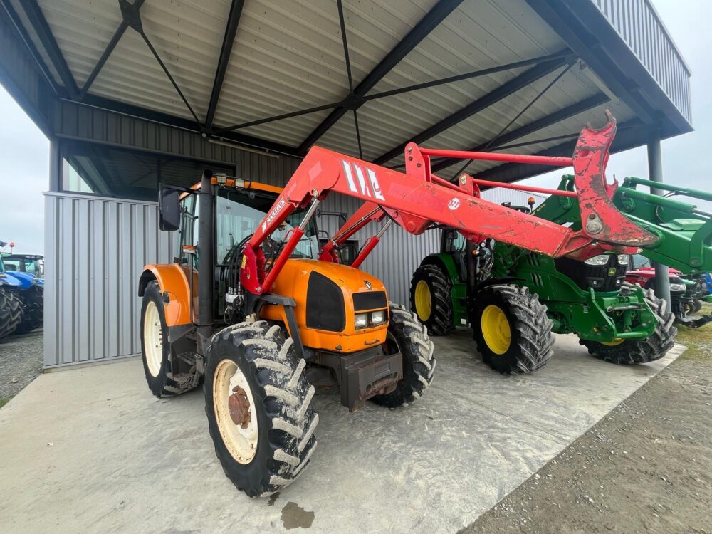 Tracteur Ares Renault 550