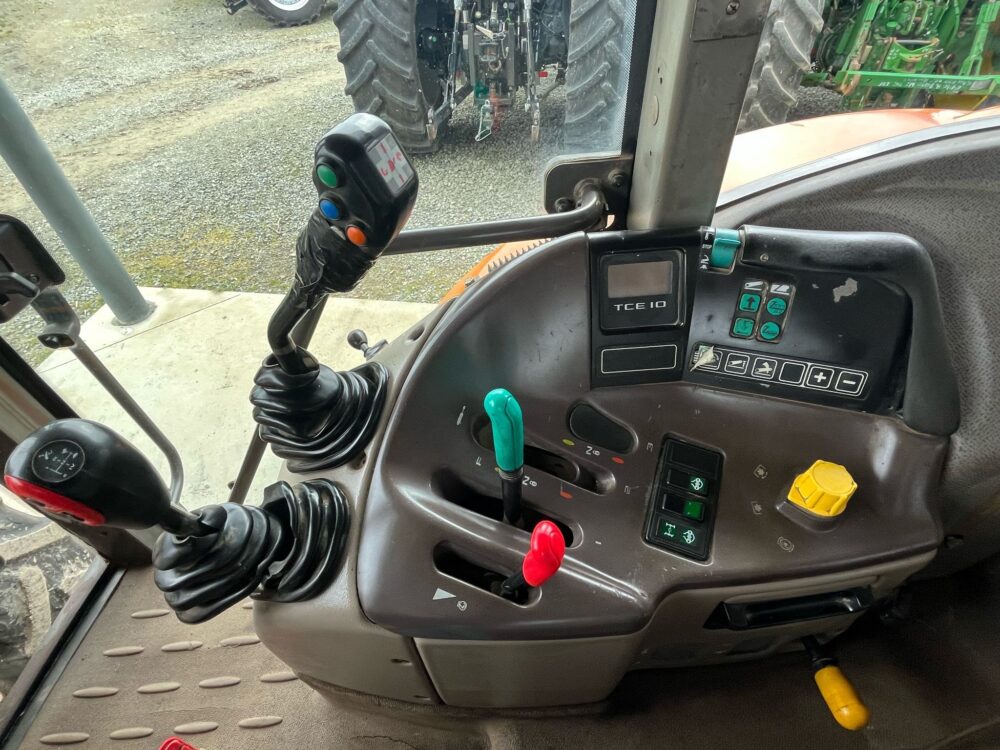 Tracteur Ares Renault 550 – Image 14