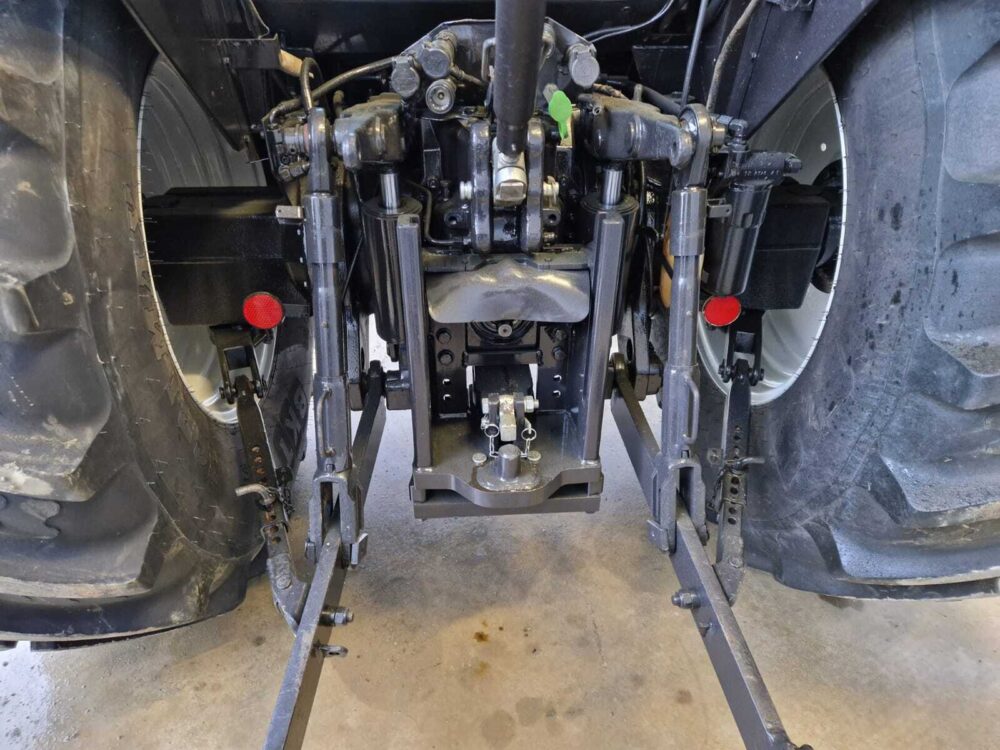 Tracteur 8350 Valtra – Image 11