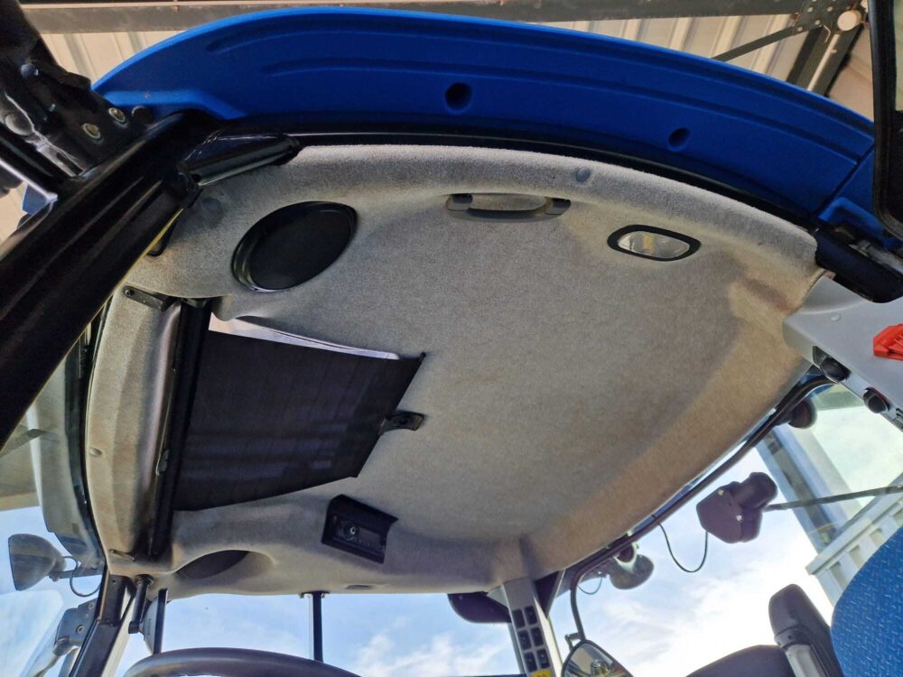 Tracteur New holland Electro command T6.120 – Image 20