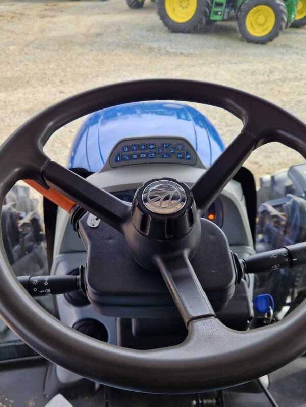 Tracteur New holland Electro command T6.120 – Image 25