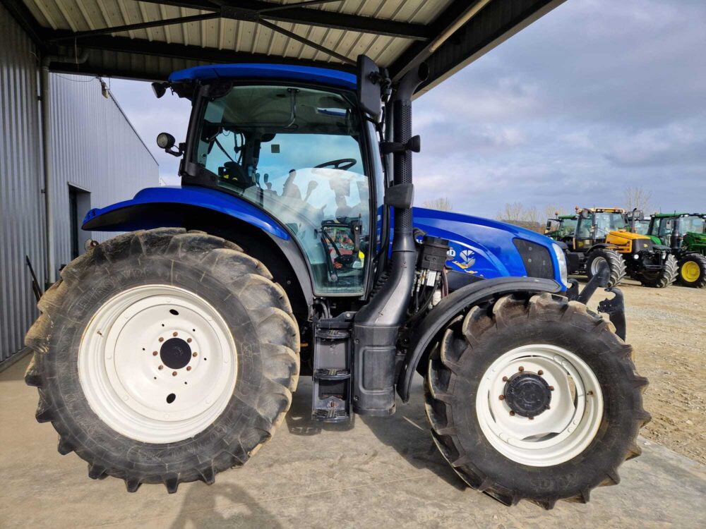 Tracteur New holland Electro command T6.120 – Image 11