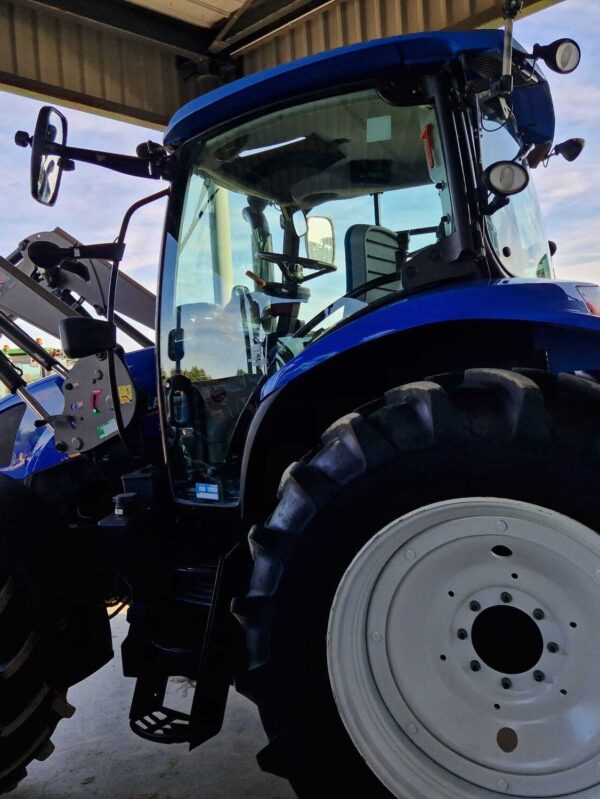 Tracteur New holland Electro command T6.120 – Image 12
