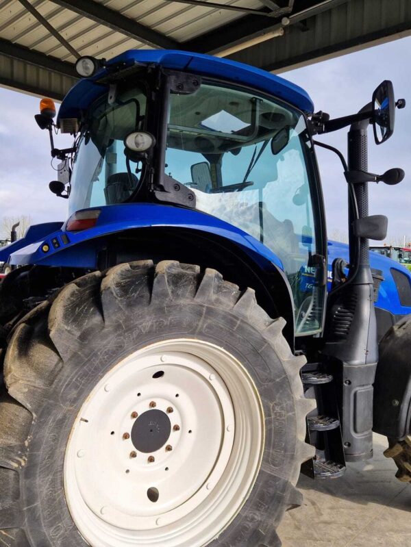 Tracteur New holland Electro command T6.120 – Image 13