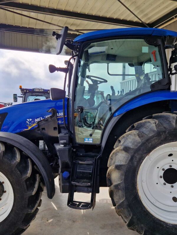 Tracteur New holland Electro command T6.120 – Image 15