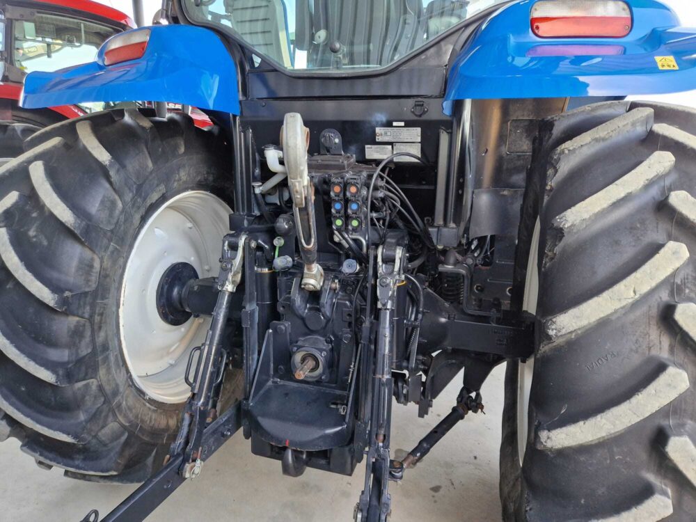 Tracteur New holland Electro command T6.120 – Image 17
