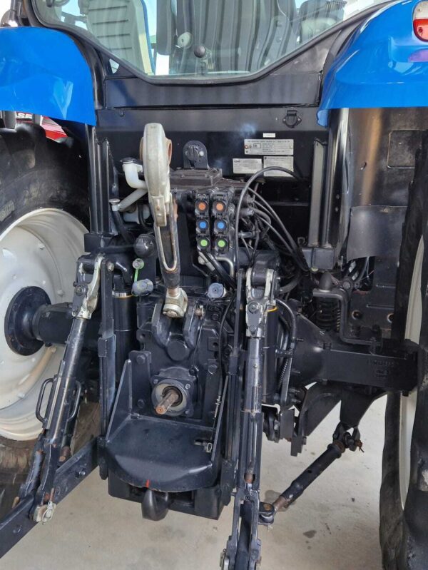 Tracteur New holland Electro command T6.120 – Image 17