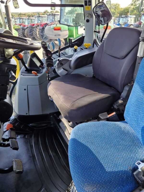 Tracteur New holland Electro command T6.120 – Image 19
