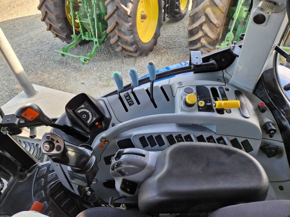 Tracteur New holland Electro command T6.120 – Image 26