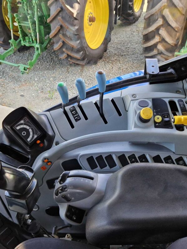 Tracteur New holland Electro command T6.120 – Image 26