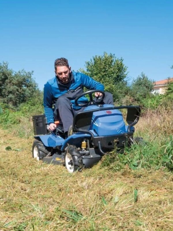 Iseki Débroussailleuse autoportée Sra800A avec pare-chocs – Image 3