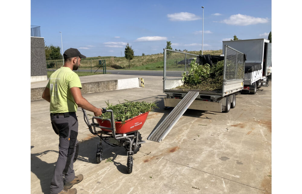 Torros Brouette électrique châssis inclinable 115L 180KG batterie 24V / 12Ah – Image 10